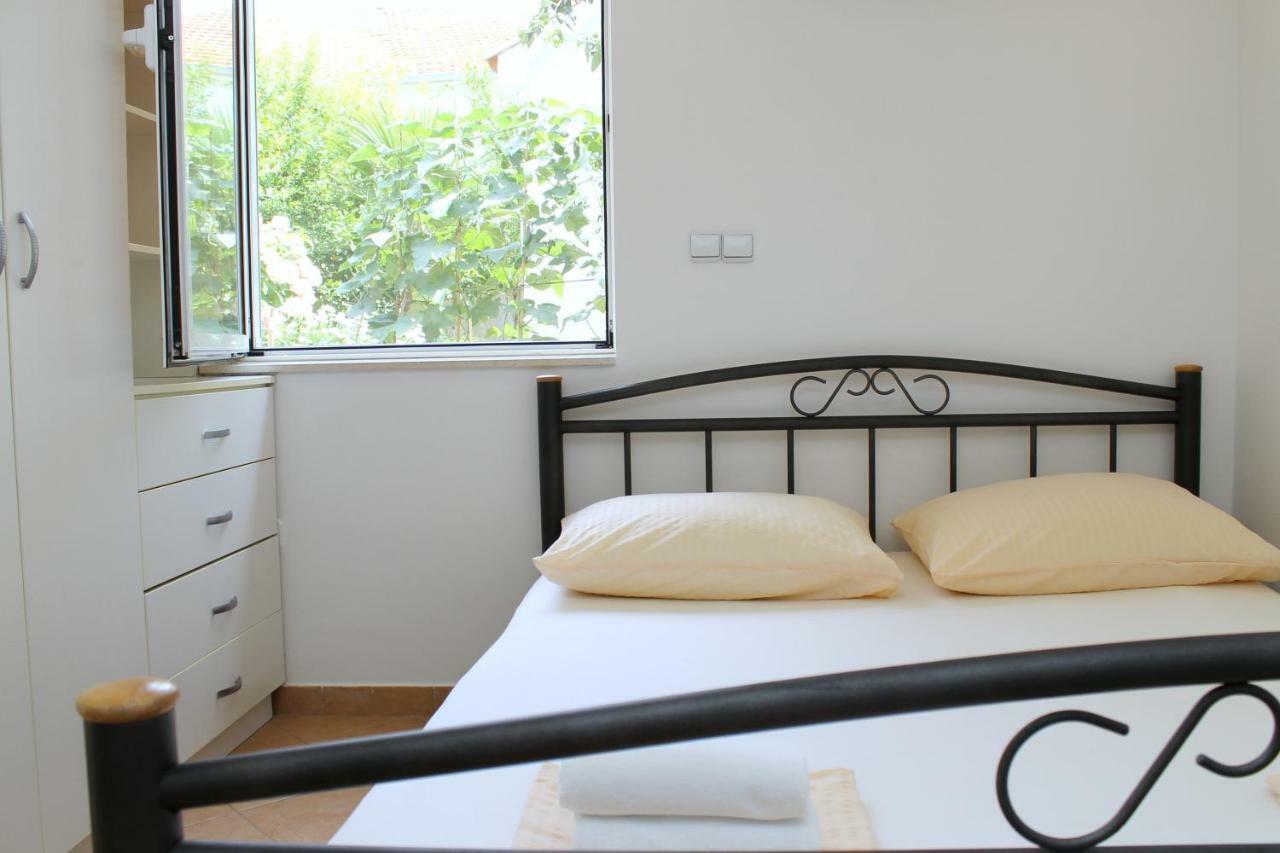 Mito Rooms And Apartments Trogir Luaran gambar